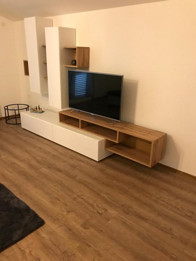 Albatros Apartment Kastel Sucurac Exterior photo